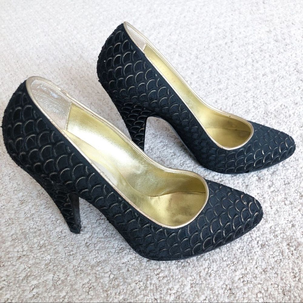 Stella McCartney Scalloped Black and Gold Heels